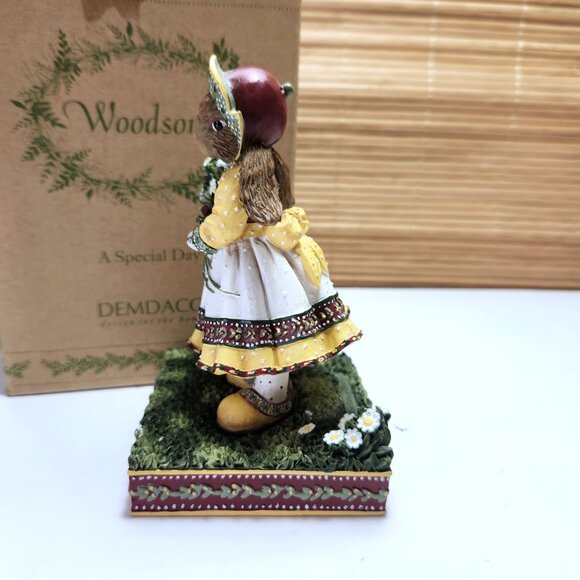Demdaco Woodsong Designs Rabbit Figurine A Special Day Collectable Vintage 2002 - Picture 4 of 8